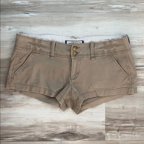 ❤️ Abercrombie khaki button zip stretch shorts