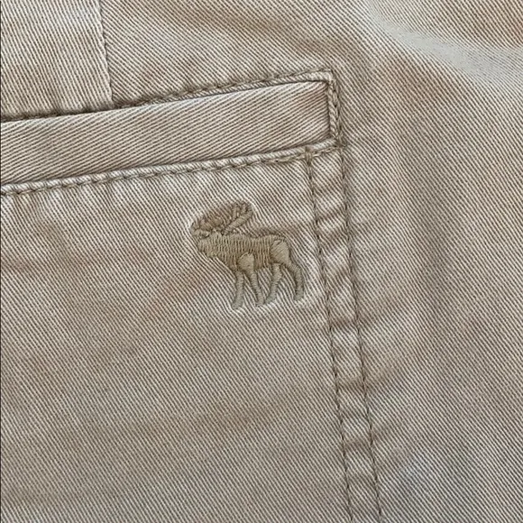 ❤️ Abercrombie khaki button zip stretch shorts