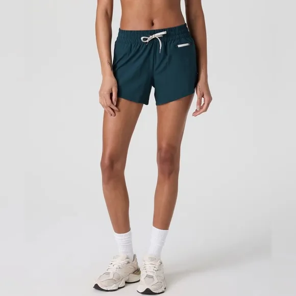 - Vuori Clementine Short 2.0 4” Women's Performance Shorts Size S Moss