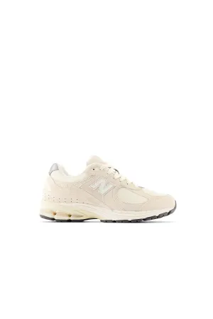 2002R Calm Taupe/Angora/Silver Metallic