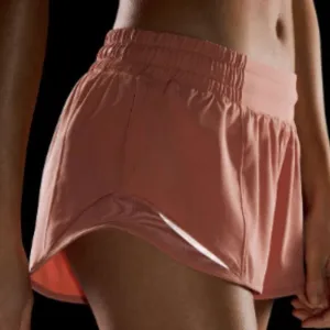 (6142) LULULEMON Hotty Hot Low-Rise Lined Short 2.5&quot; Sz 8 **LOVED *EUC