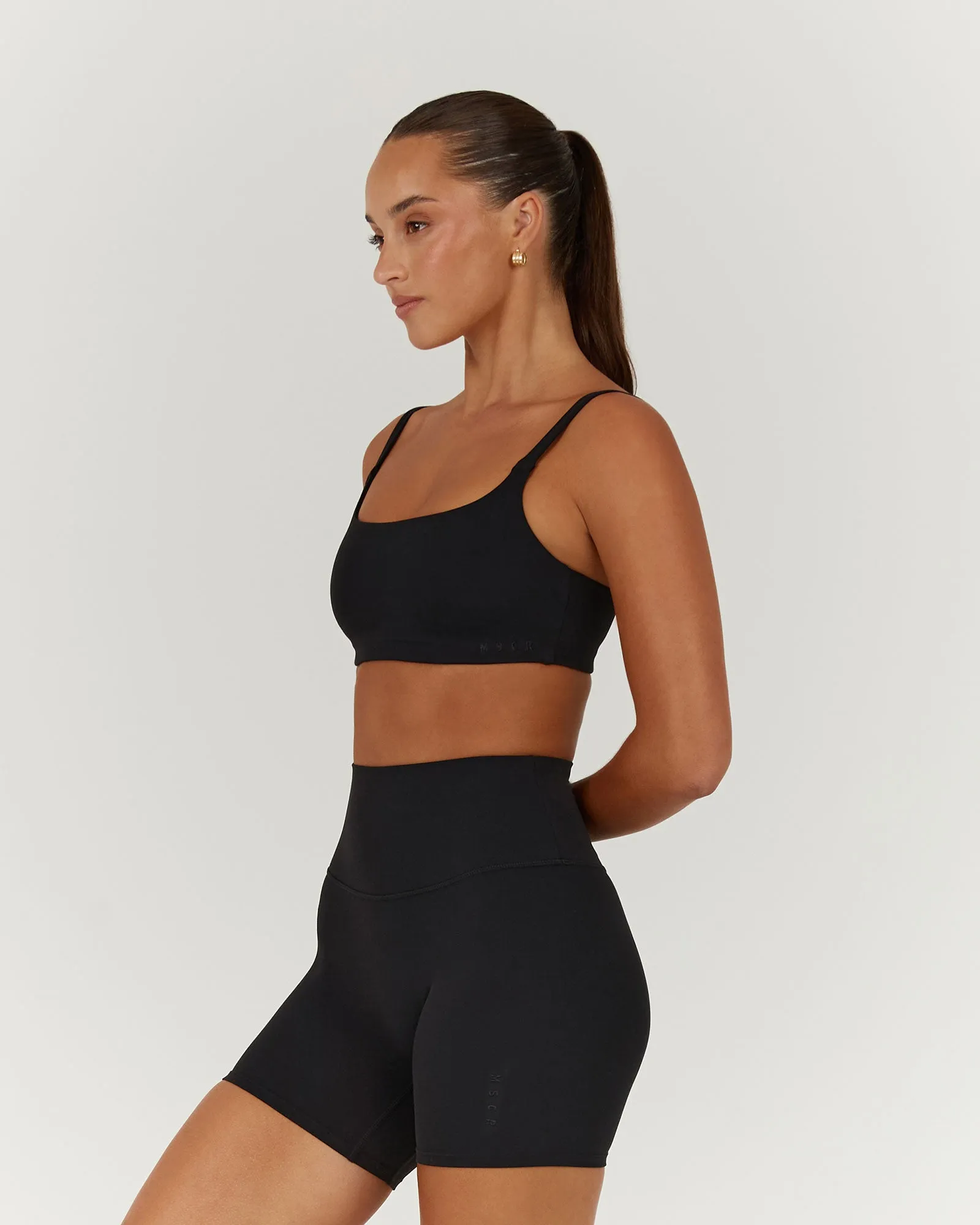 AIRE SCOOP BRA - BLACK