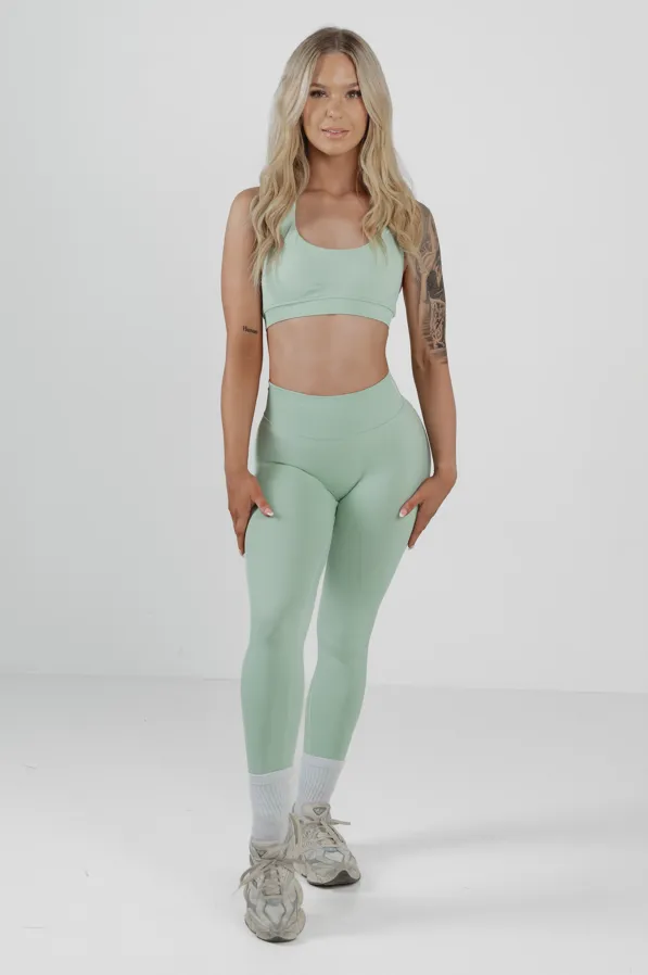 Amplify Seamless Halter Bra - Palm Green