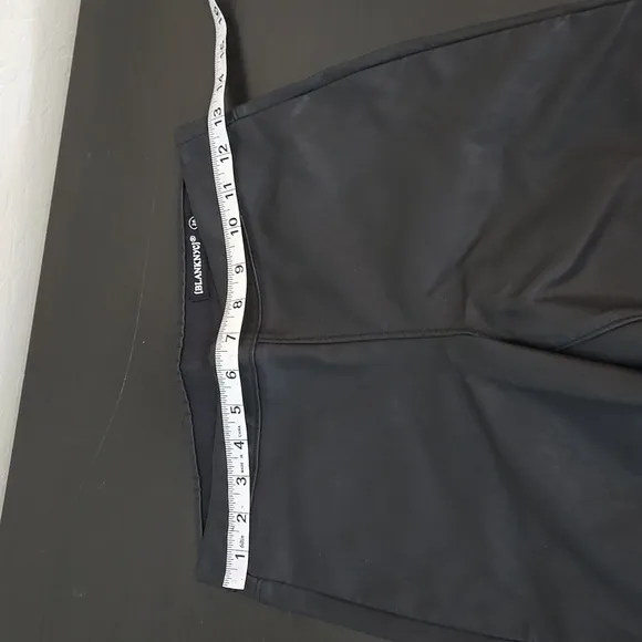 BLANKNYC DE JA BOO Shorts Faux Leather Bermuda Walking Shorts Size: 26
