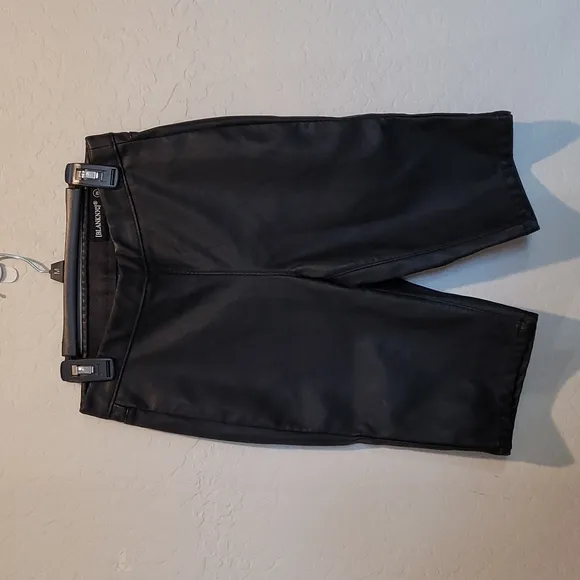 BLANKNYC DE JA BOO Shorts Faux Leather Bermuda Walking Shorts Size: 26