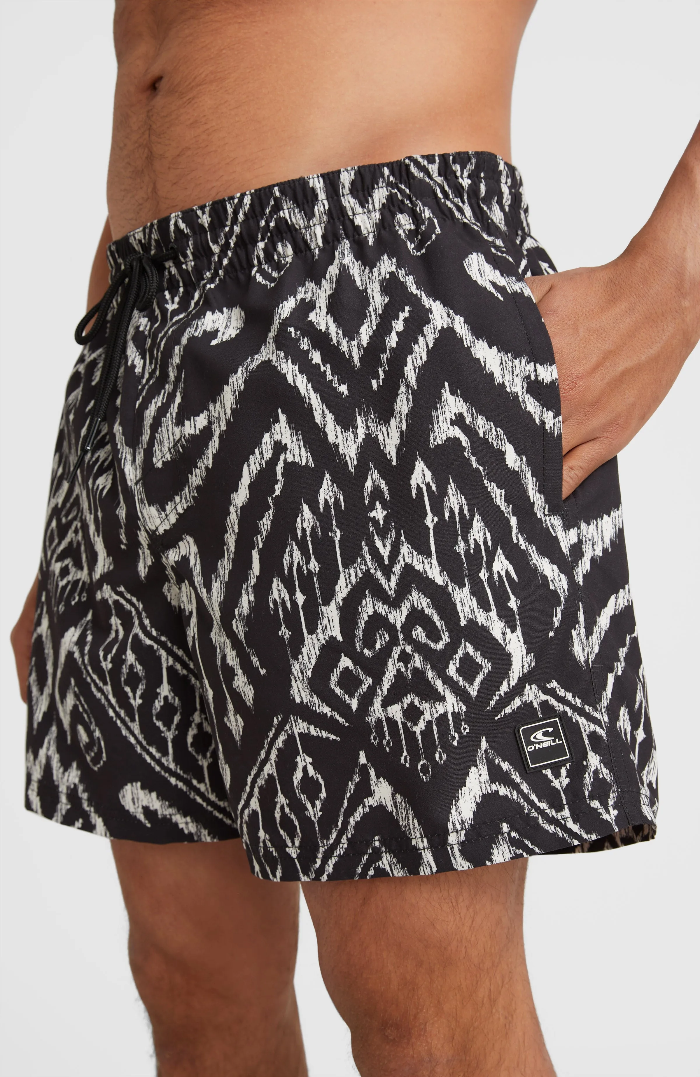 Cali Print 15'' Badehose | Black Magic Carpet