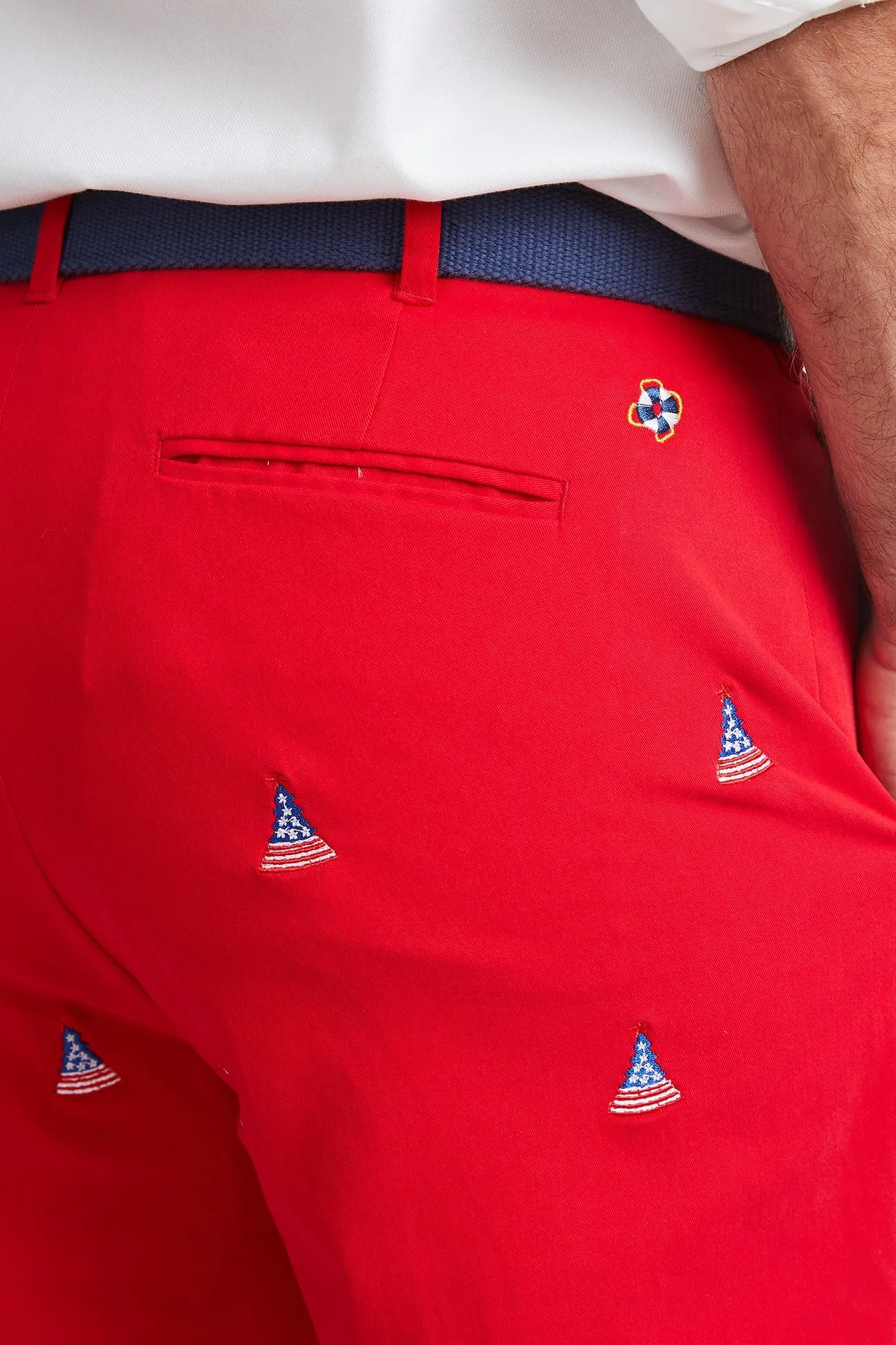Cisco Short Stretch Twill Bright Red with Americana Christmas Tree
