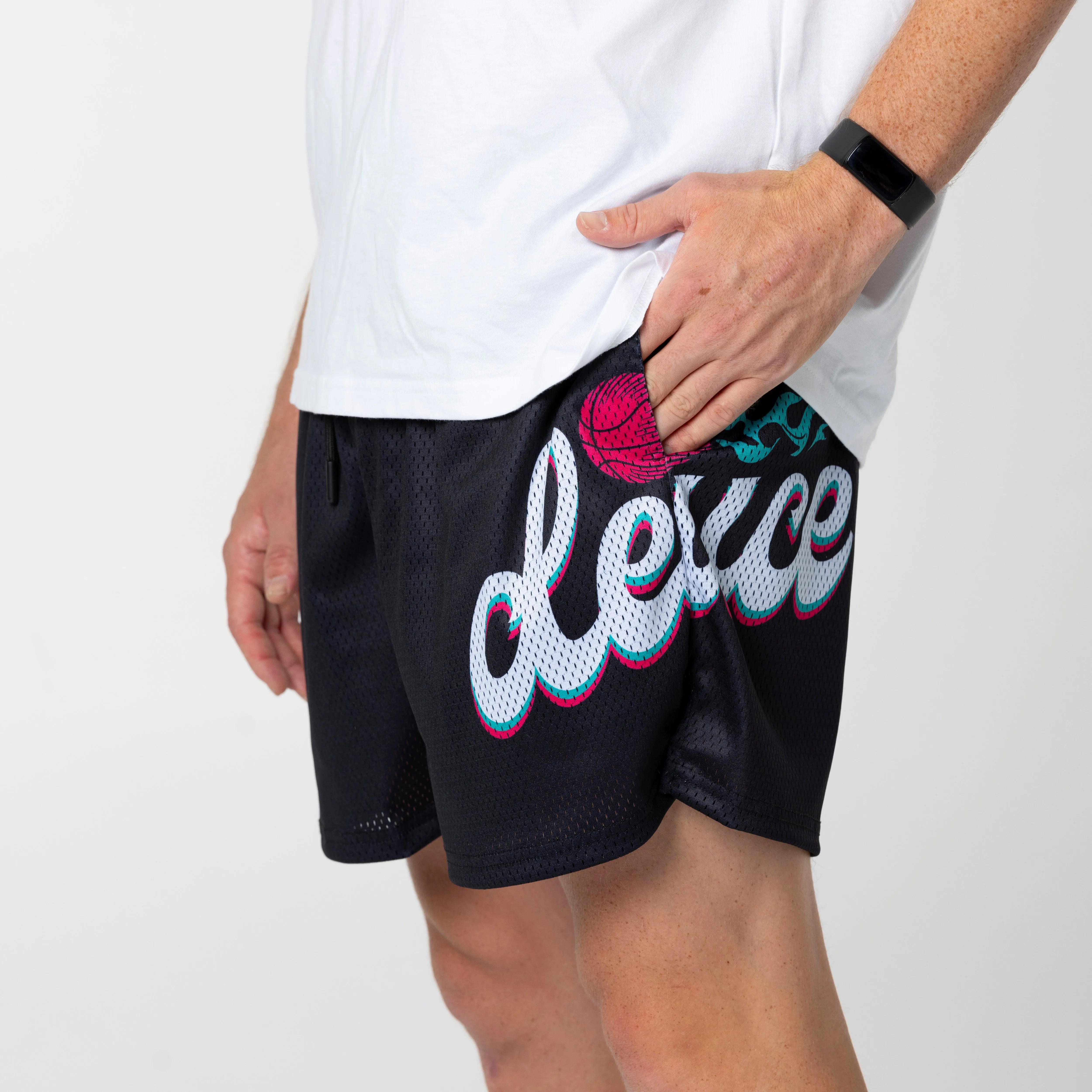 DEUCE MESH SHORTS | 96 Fiesta Black Fire