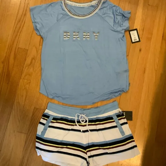 DKNY Pajama Set - Jersey Material SZ M = US 6 NWT