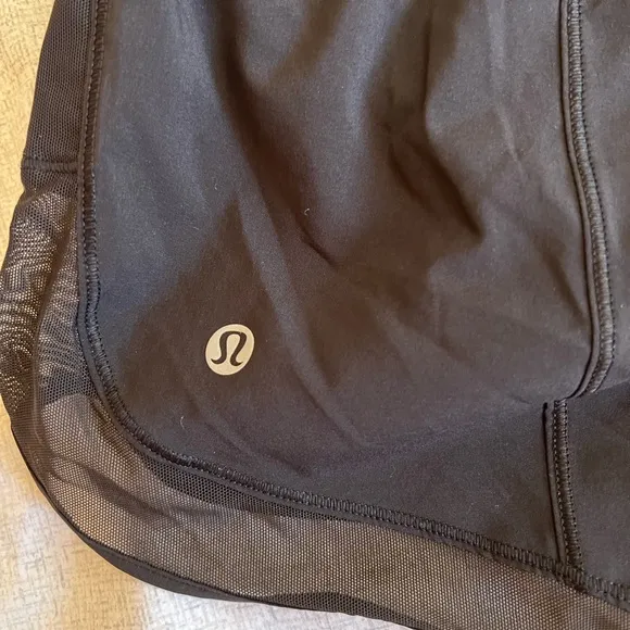 EUC Lululemon Mind Over Miles Short in Black