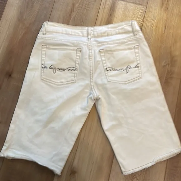 Jordache Bermuda shorts stretch white cut offs white embellished fringe size 9