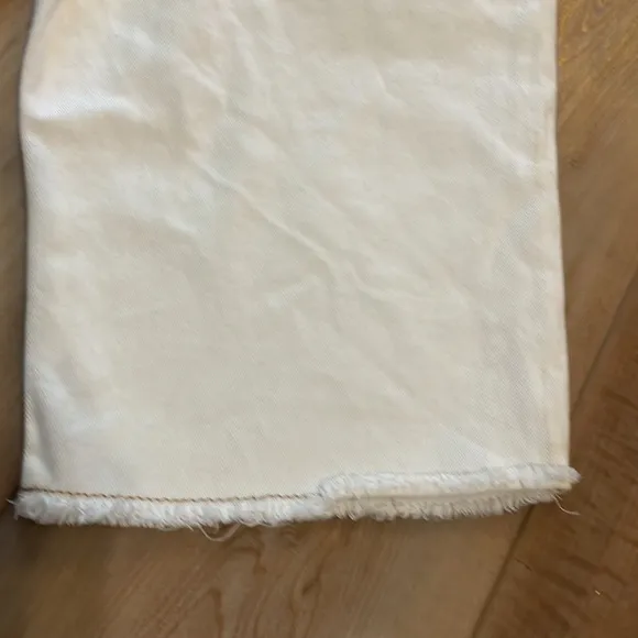 Jordache Bermuda shorts stretch white cut offs white embellished fringe size 9