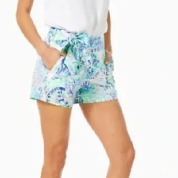 Lilly Pulitzer Kaden Stretch Bow Short Size 4 Style 005433 in Shell of a Party