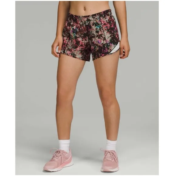 Lululemon Hotty Hot Low-Rise LinedShort 4&quot;Stencil Blossom Multi Sheer Blue 6