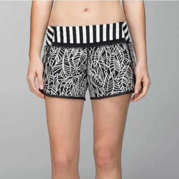 Lululemon Run Times Short 4 Way Stretch Size 4