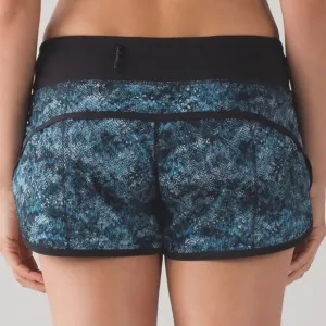 Lululemon Speed 2.5” Running Shorts in Fairisle size 4
