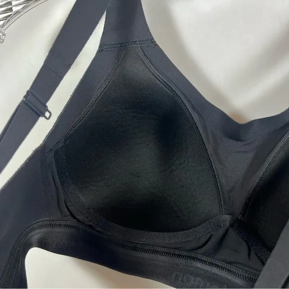 Lululemon women’s Fine Form sports bra size 34B racerback Black