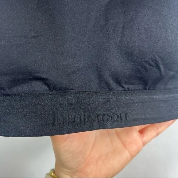 Lululemon women’s Fine Form sports bra size 34B racerback Black