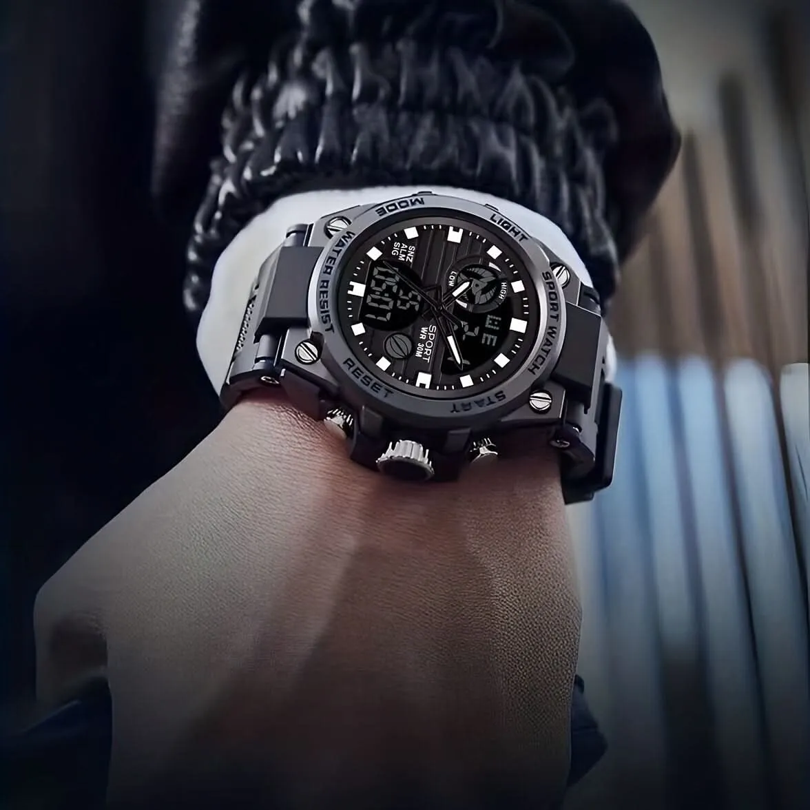 Men's Multifunctional Sports Watch - Water-Resistant Dual Display