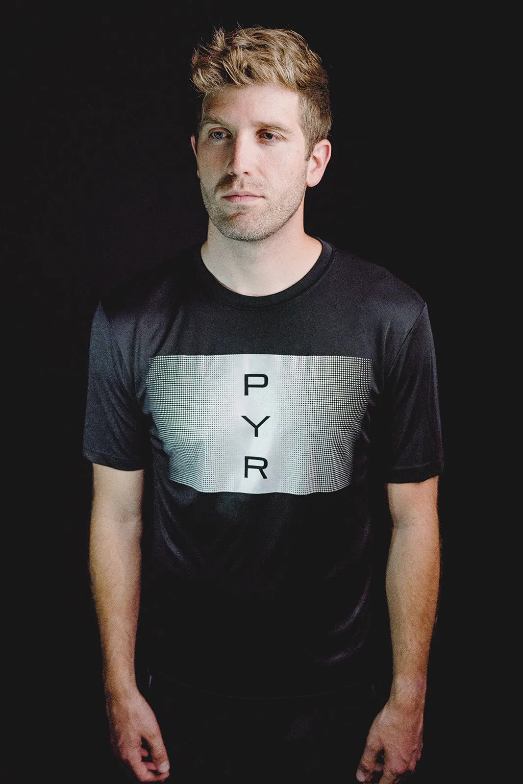MEN'S REFLECTIVE MARATHON PERFORMANCE T-SHIRT