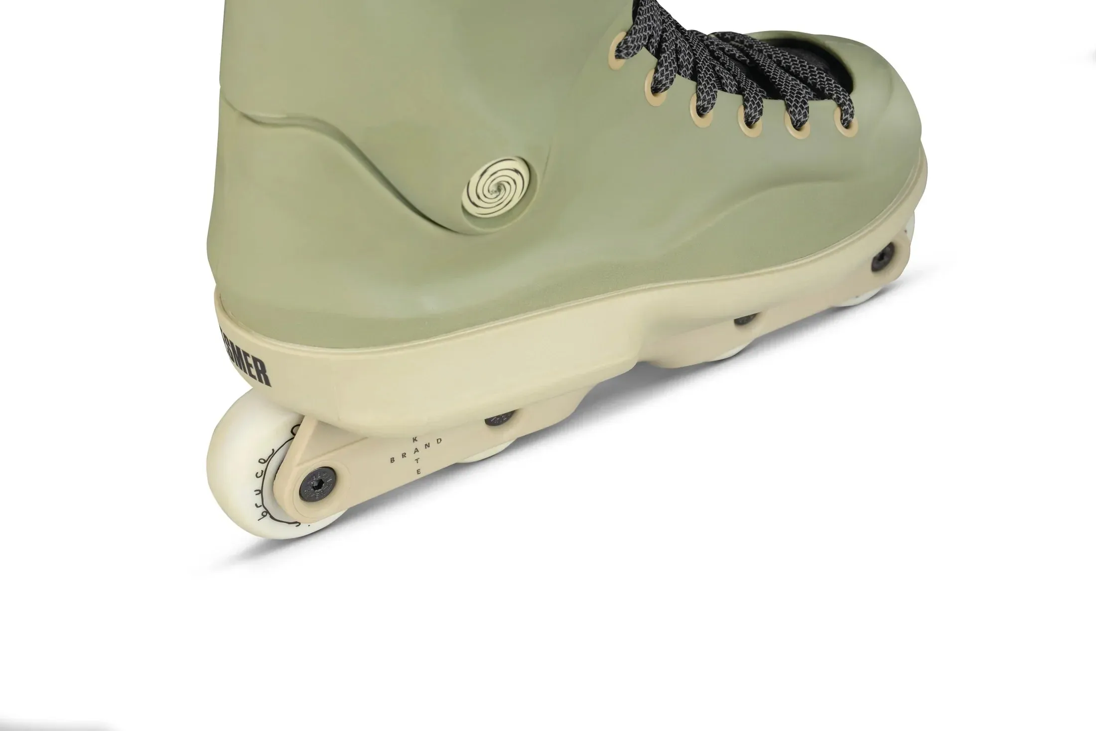 MESMER SKATES  - DOMINIC BRUCE PRO MODEL THRONE