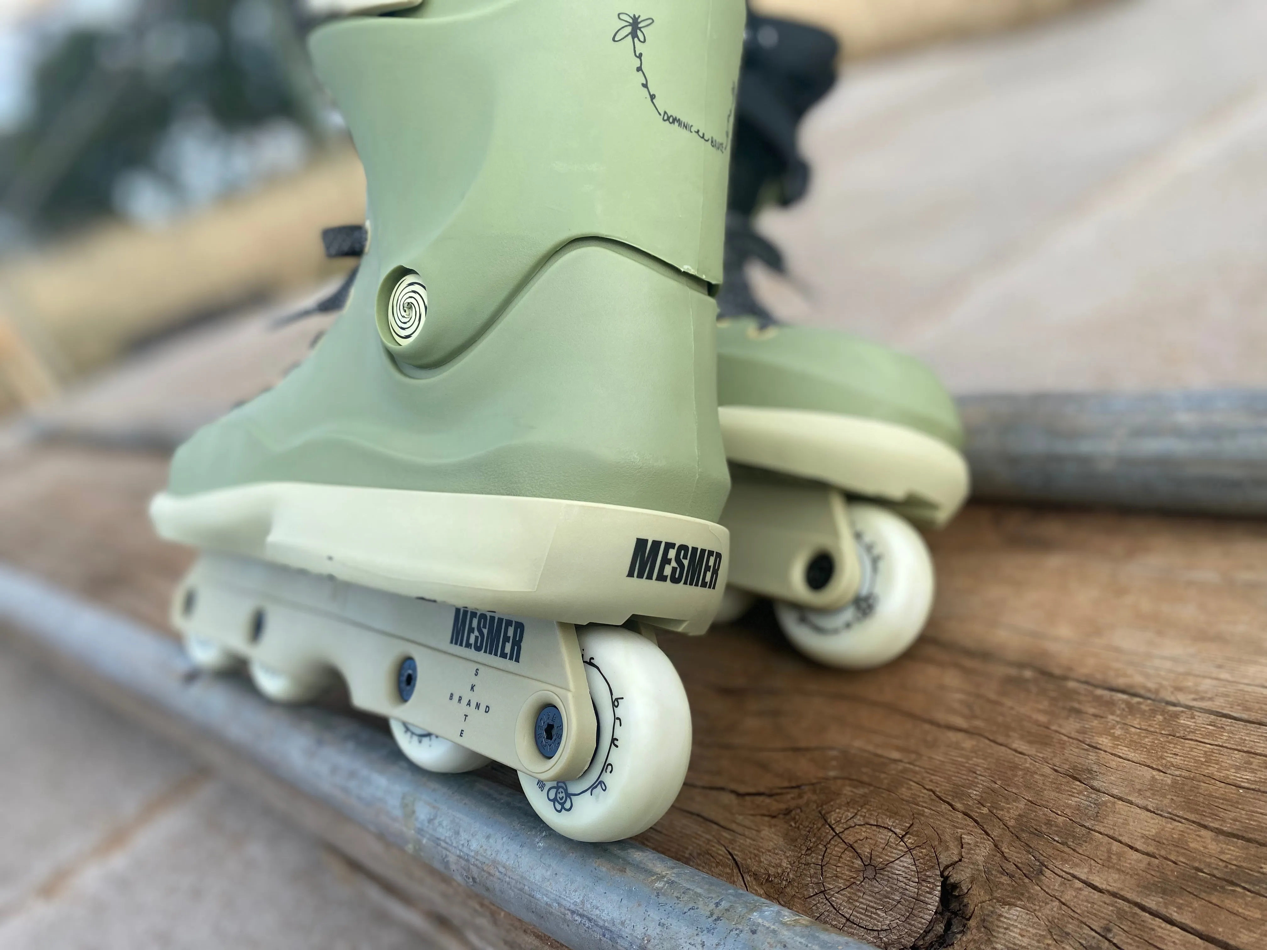 MESMER SKATES  - DOMINIC BRUCE PRO MODEL THRONE