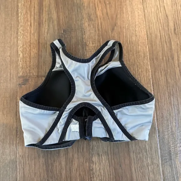 Natori Yogi Underwire Sports Bra in Grey SZ 36DDD