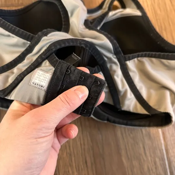 Natori Yogi Underwire Sports Bra in Grey SZ 36DDD