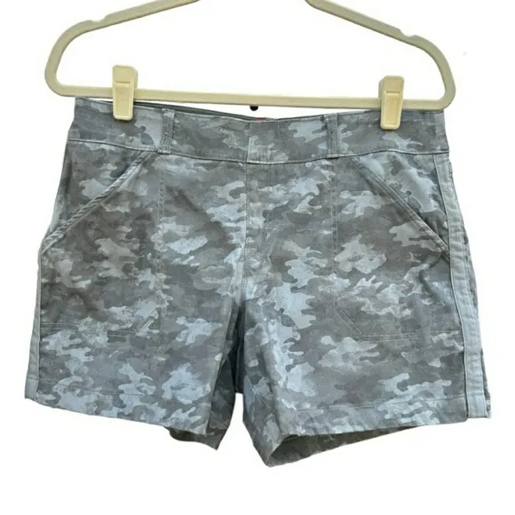 NEW Spanx Stretch Twill Shorts, 4 inch STONE WASH CAMO size L