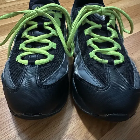 Nike Air Max 95 Volt/Black Big Kids size 3 GUC green black grey 1995 Retro