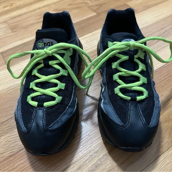 Nike Air Max 95 Volt/Black Big Kids size 3 GUC green black grey 1995 Retro