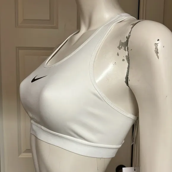 Nike Athletic/Athleisure Sports Bra/Top, NWT