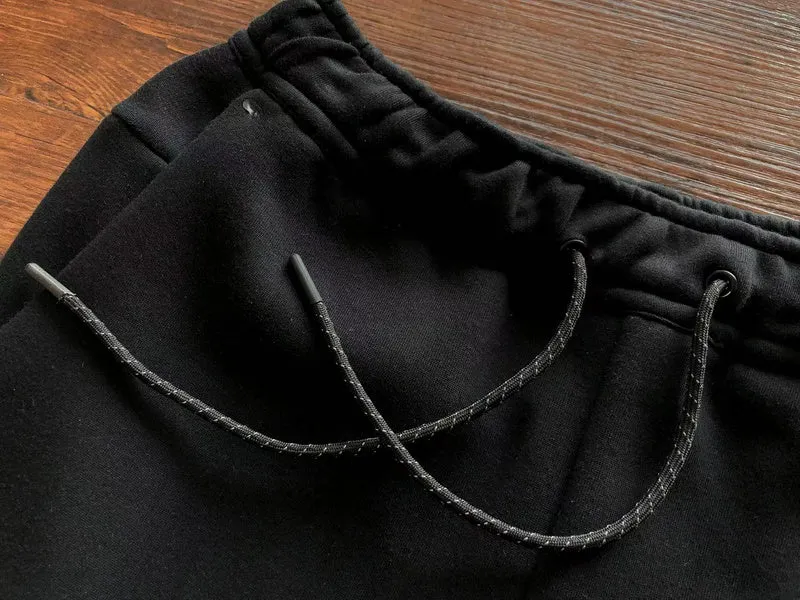 NIKE TECH FLEECE PANTS x BLACK