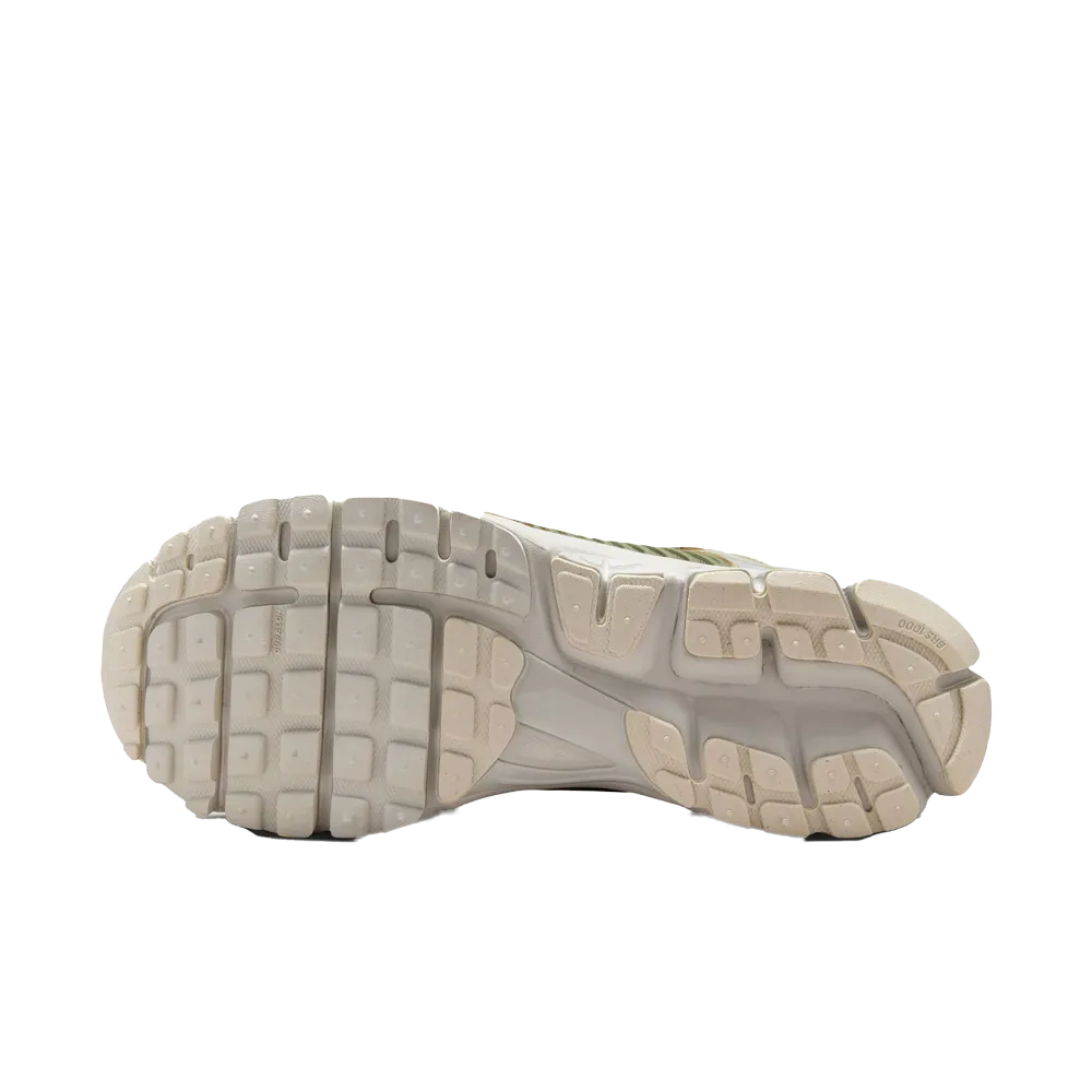 Nike Zoom Vomero 5 Men's Shoes