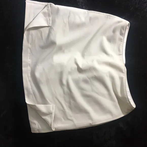 NWOT Vineyard Vines Golfing Skirt/Skork sz 2