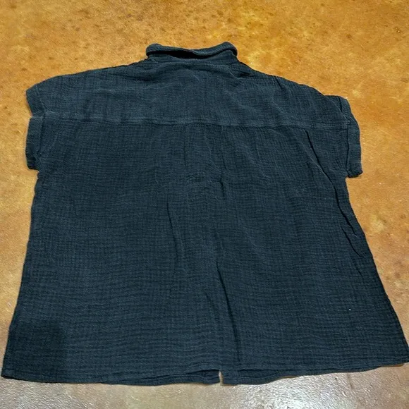 NWT Heyson, boutique brand. Gauze black mineral washed short set. Severa…