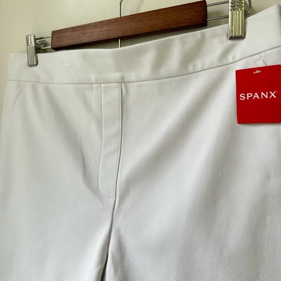 NWT Spanx On-The-Go 6&quot; Shorts in White with Ultimate Opacity, size L