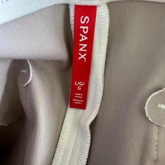 NWT Spanx On-The-Go 6&quot; Shorts in White with Ultimate Opacity, size L