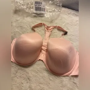 NWT!Victoria Secret lightly lined racerback full coverage 40DDD bra front close