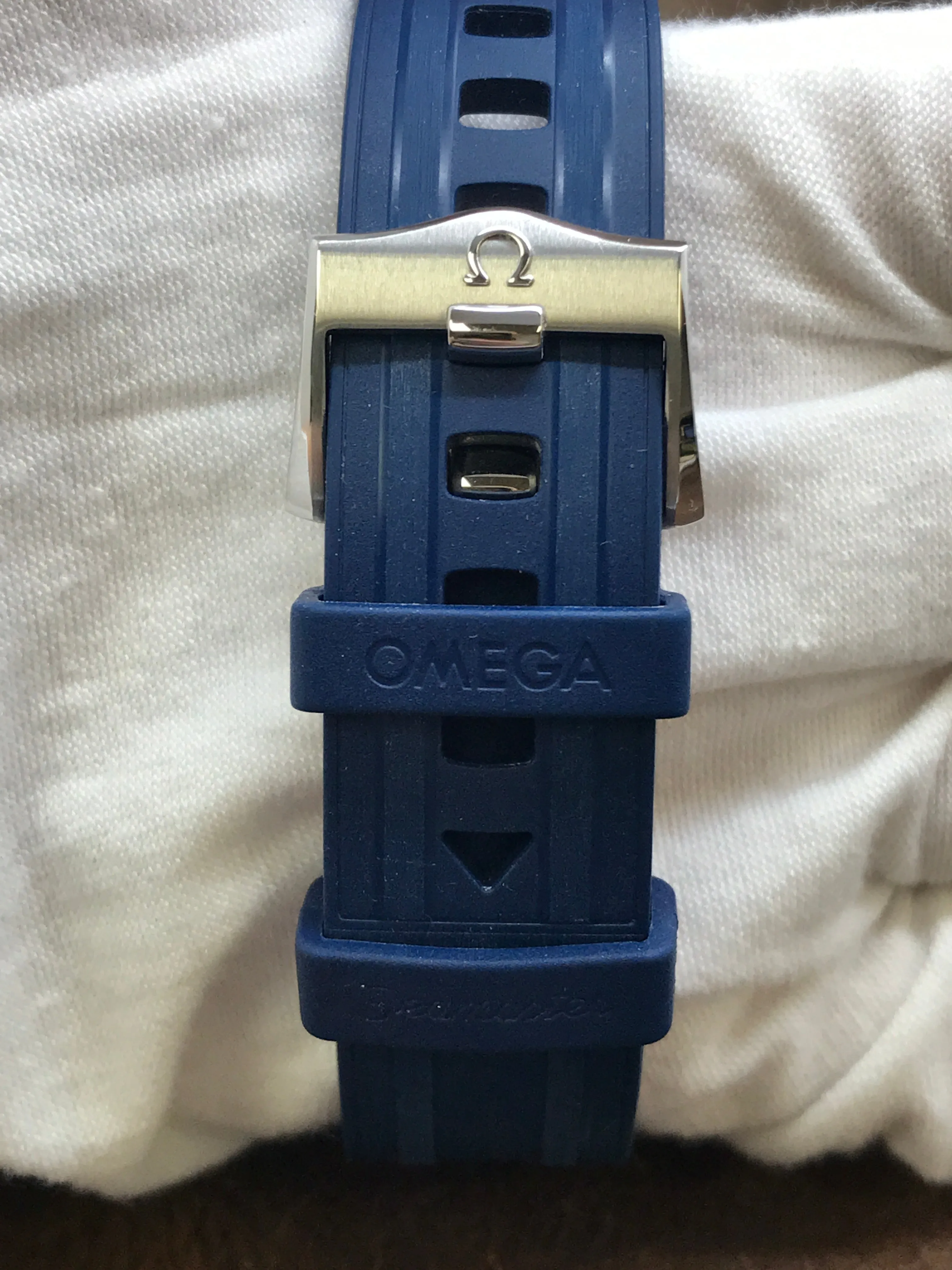 Omega Seamaster Ceramic Gold 210.22.42.20.03.001 Blue Waves Dial Automatic Men's Watch