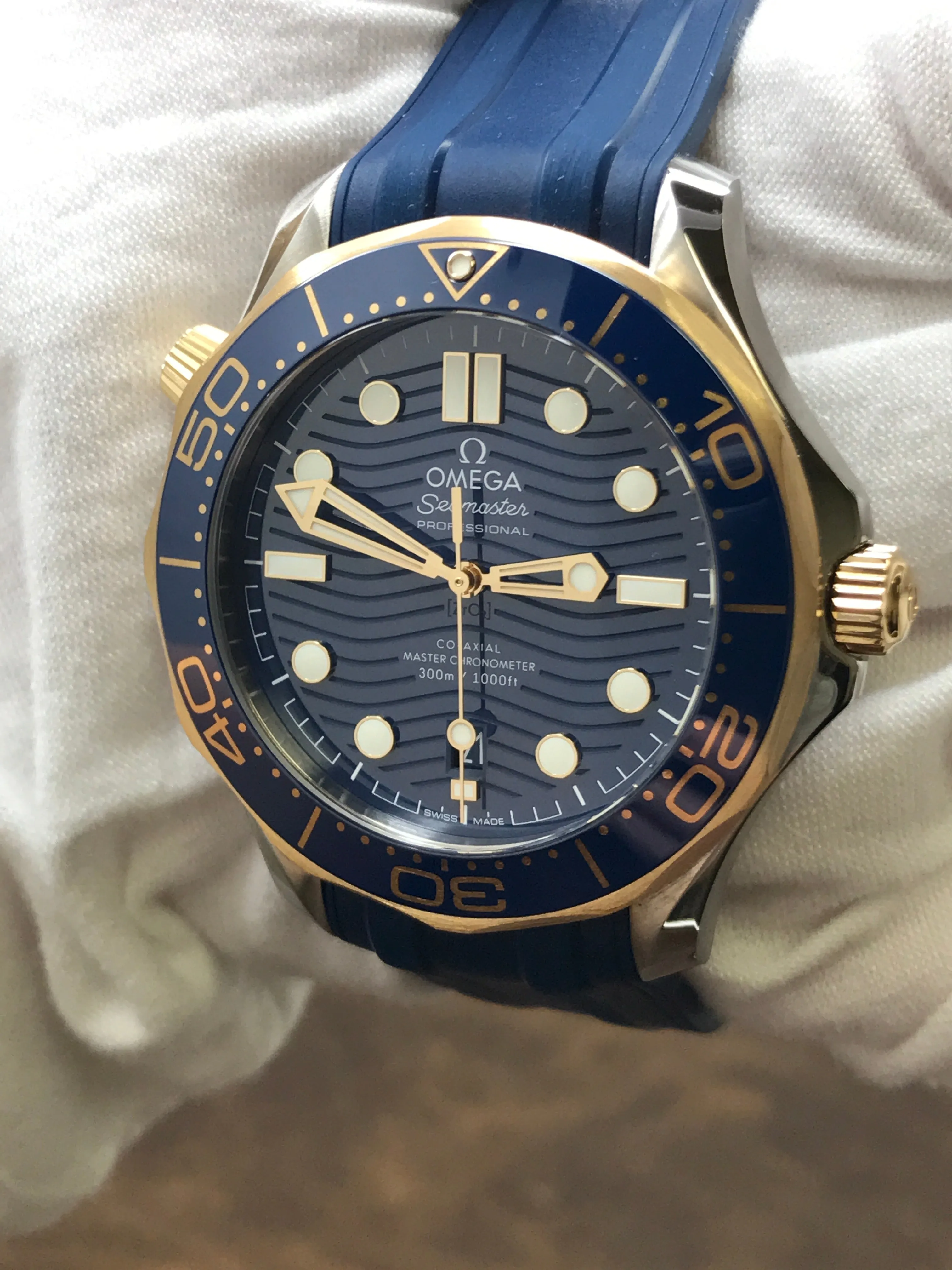 Omega Seamaster Ceramic Gold 210.22.42.20.03.001 Blue Waves Dial Automatic Men's Watch