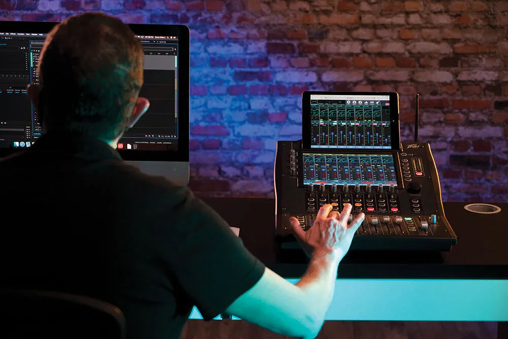 Peavey Aureus Series "AUREUS28" Digital 28-Channel Mixer with WiFi & Bluetooth