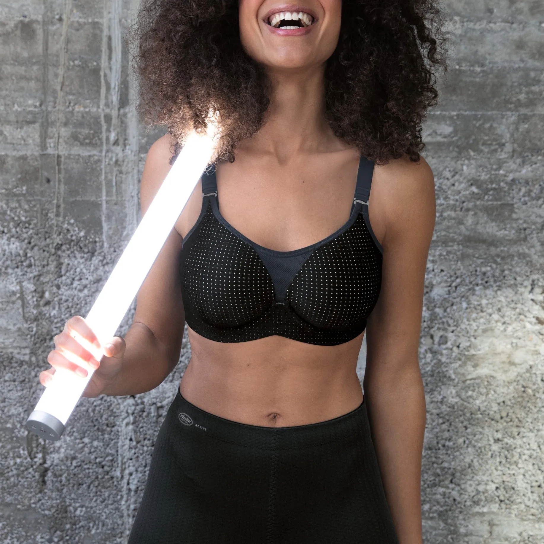 Performance WireX Sports Bra With Underwire In Black - Anita