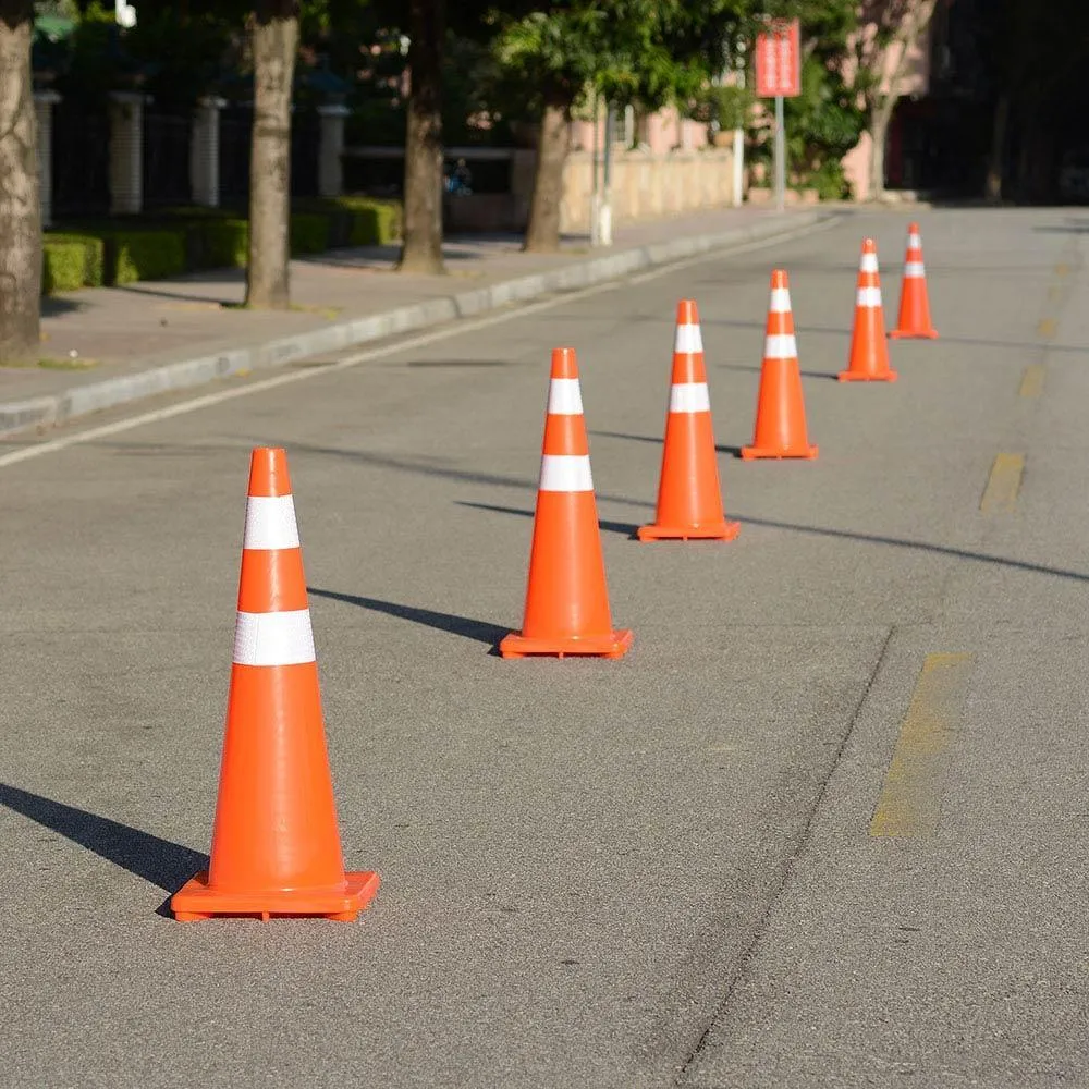 Reflective Traffic Cone 750mm PE   Rubber - 21110103