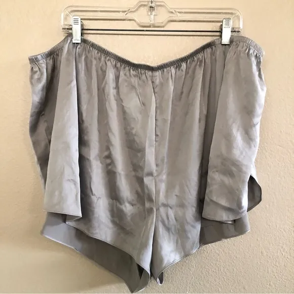 SKIMS Woman’s Silk Sleep Tap Shorts Plus Size 4X
