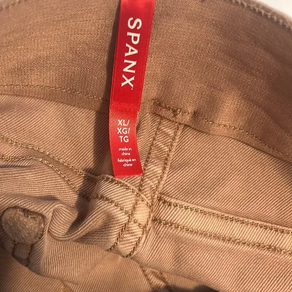 Spanx XLarge Shorts Stretch Twill 6” Shorts in Mauve pockets NWT