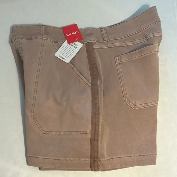 Spanx XLarge Shorts Stretch Twill 6” Shorts in Mauve pockets NWT