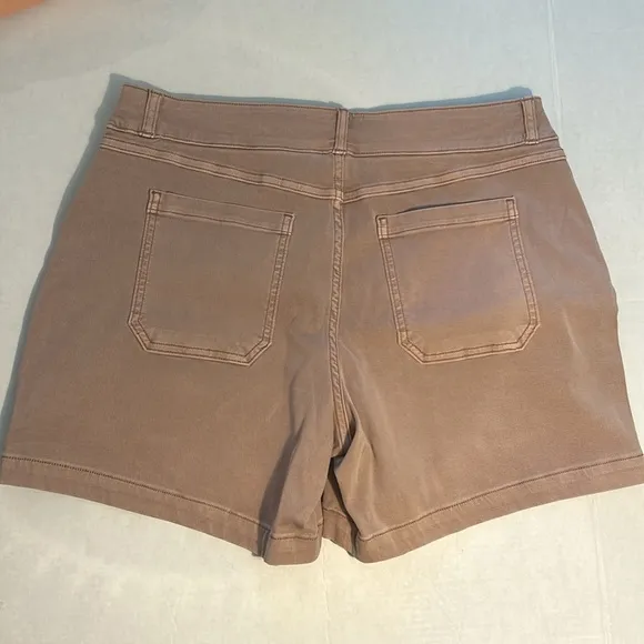 Spanx XLarge Shorts Stretch Twill 6” Shorts in Mauve pockets NWT