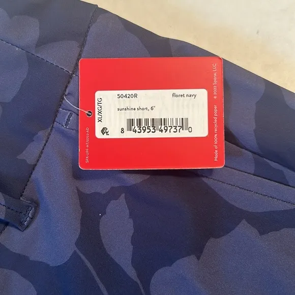 Spanx XLarge Shorts Sunshine Pull-On in Floret Navy 6” Shorts NWT