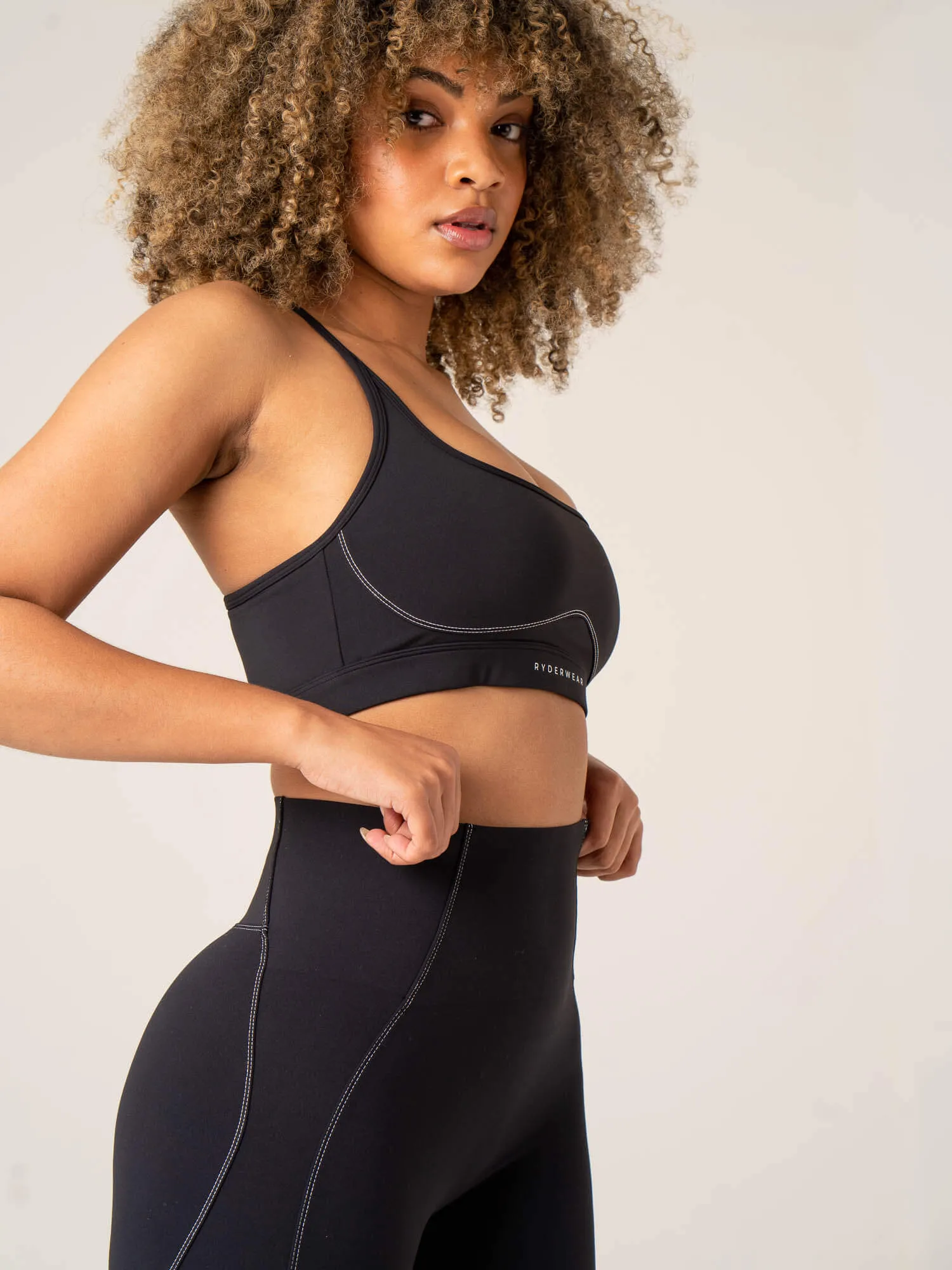 Stride Sports Bra - Black